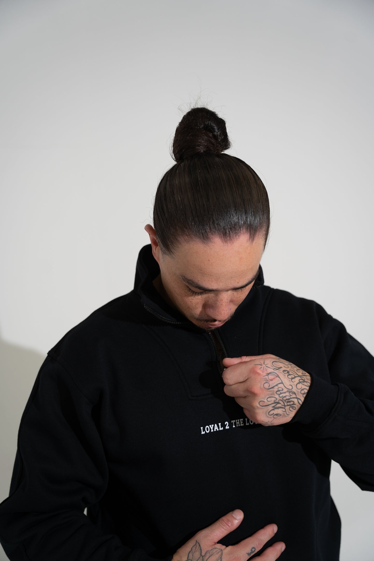 QUARTER ZIP