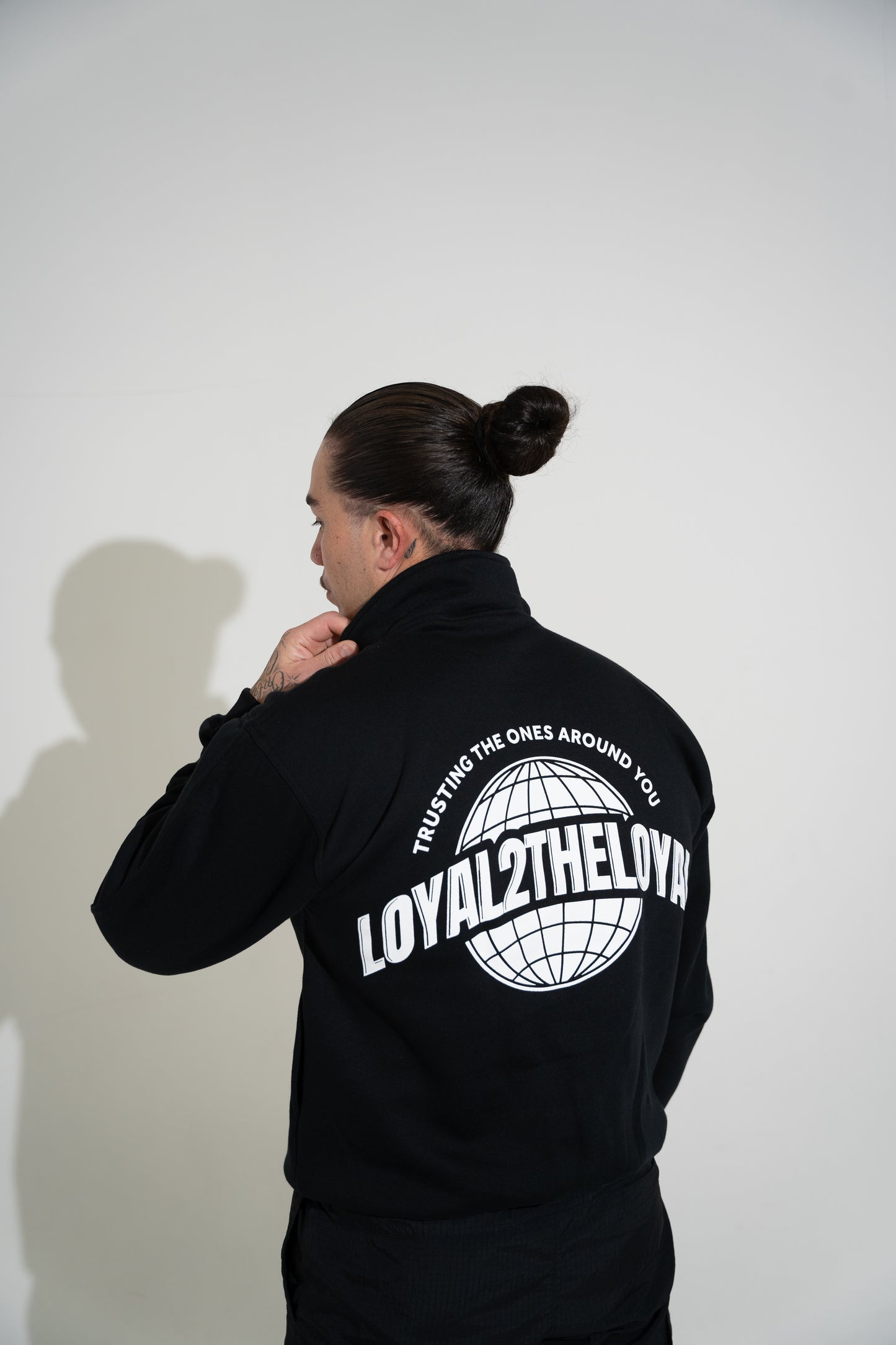 QUARTER ZIP